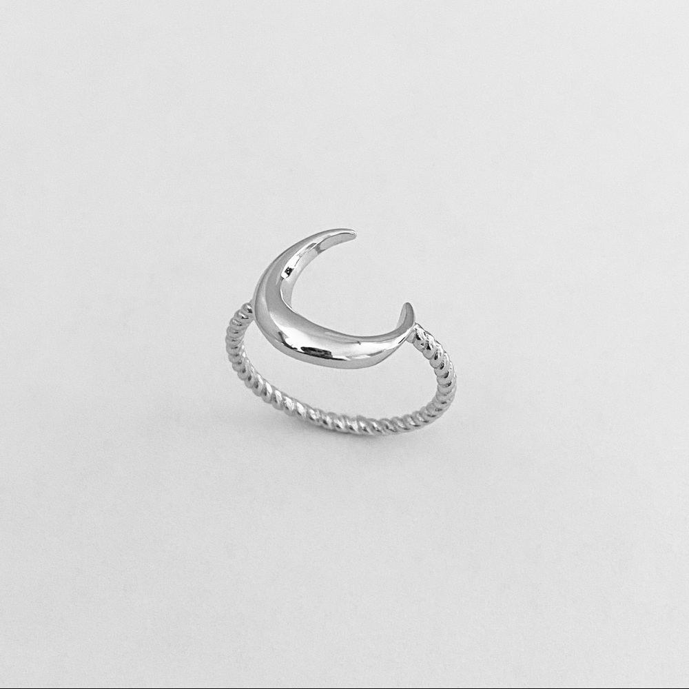 🌙TOP SELLER🌙 Sterling Silver Crescent Moon Ring - Picture 6 of 15